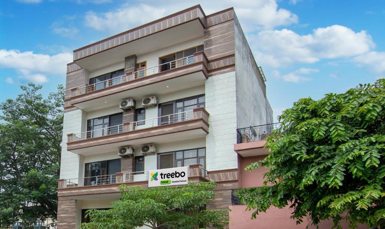 Treebo Swastika Premium Hotel Noida Exterior foto