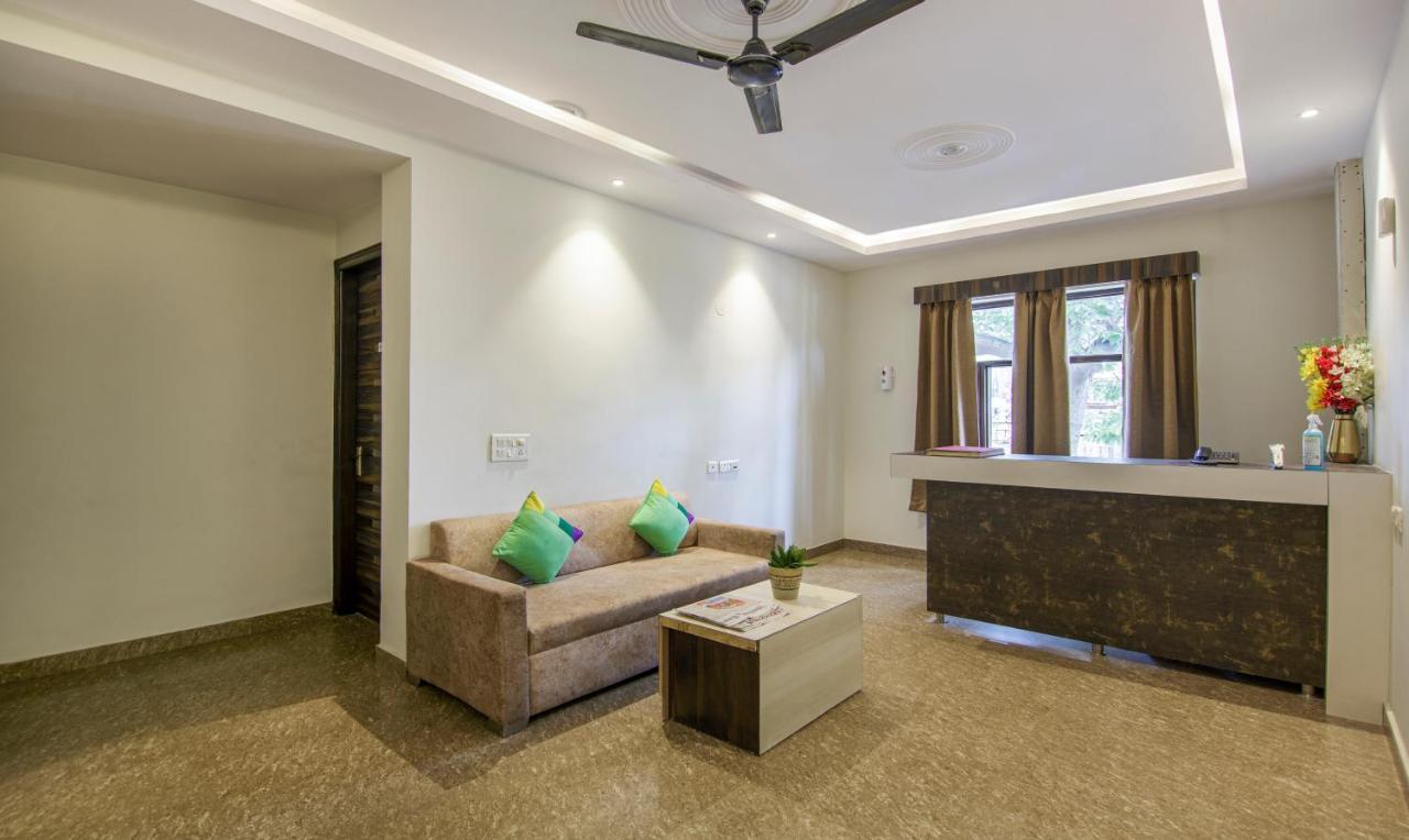 Treebo Swastika Premium Hotel Noida Exterior foto